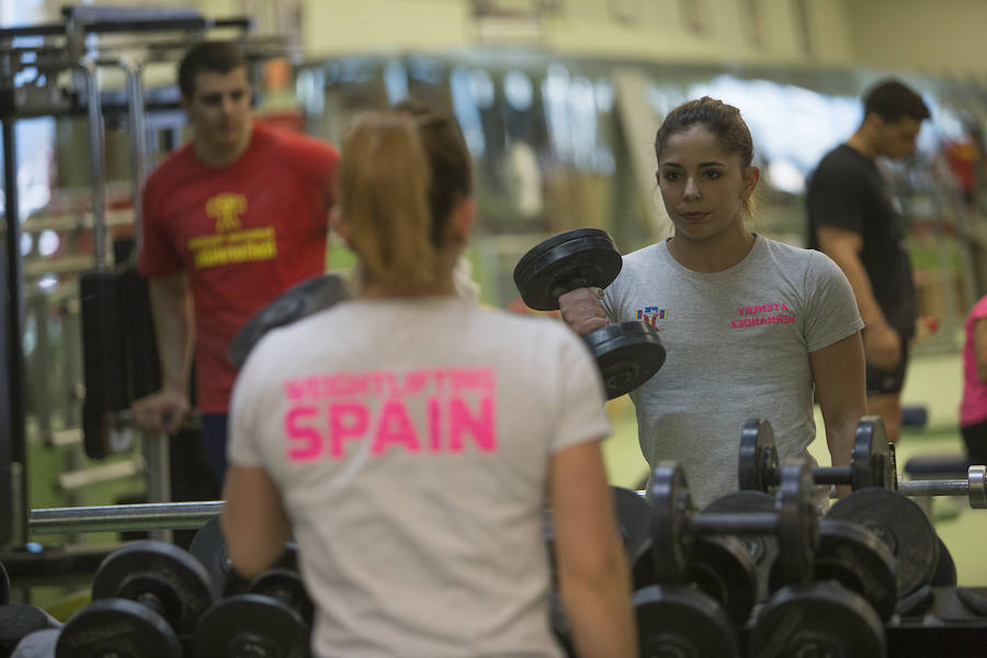 El Equipo Femenino De Halterofilia Se Prepara Para El Europeo Laverdad Es