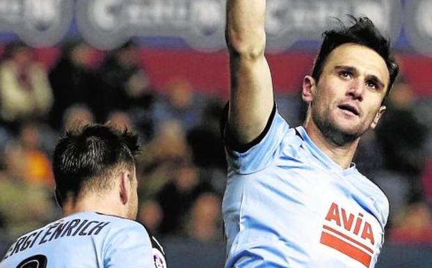 Kike García celebra un gol con el Eibar ante Osasuna.