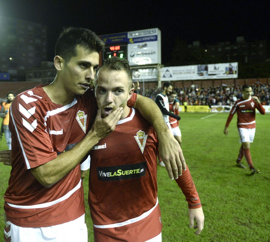 Armando e Isi tras finalizar un partido en una imagen de archivo.