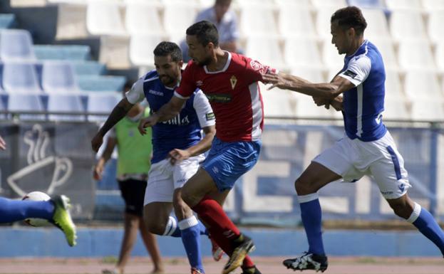 Un momento del partido disputado este domingo en Melilla.