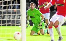 Biel Ribas durante el partido entre el Real Murcia y el FC Cartagena de esta temporada./Antonio Gil / AGM
