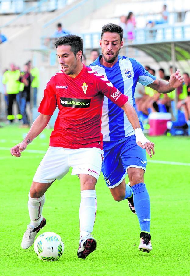 Rubén Ramos y Javi López, en el Murcia-Lorca FC en la Nueva Condomina, en 2016./V. Vicéns / AGM