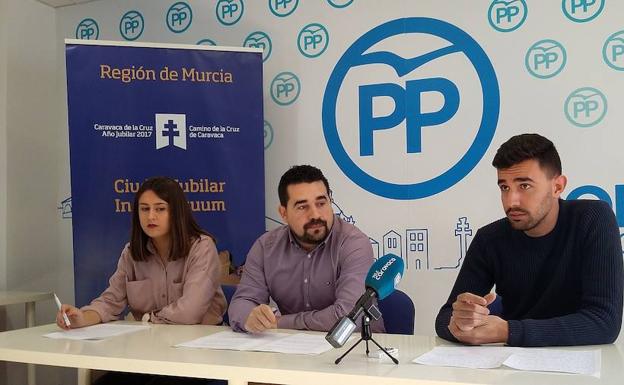 Rueda de prensa de los nuevos responsables de NN GG en Caravaca. /PP