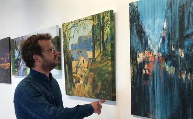 Algunas de las obras expuestas del Taller del Cuco en la sala Vicente Noguera.