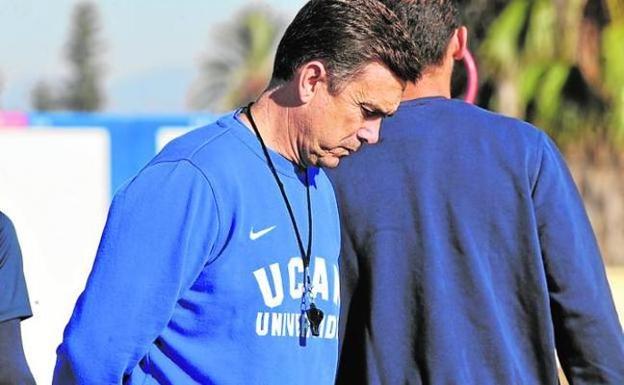 José Miguel Campos, entrenador del UCAM./Vicente Vicéns