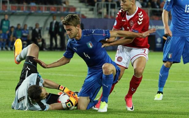 El portero Gianluigi Donnarumma, con la selección italiana sub-21. /EFE