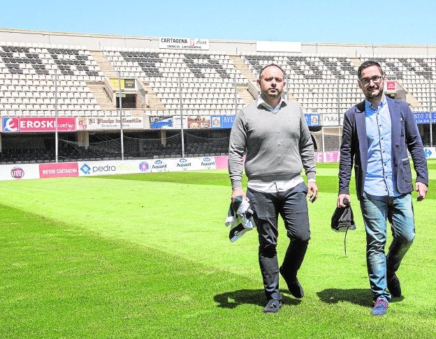 Deseado Flores y Paco Belmonte, en abril de 2015, nada más aterrizar en el Cartagena.