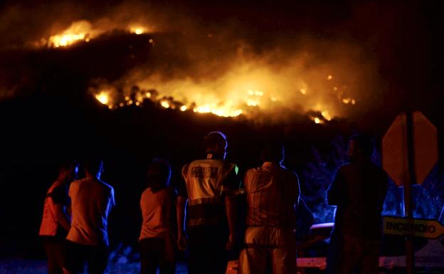 Incendio en la sierra de San Miguel de Calasparra el mes pesado.