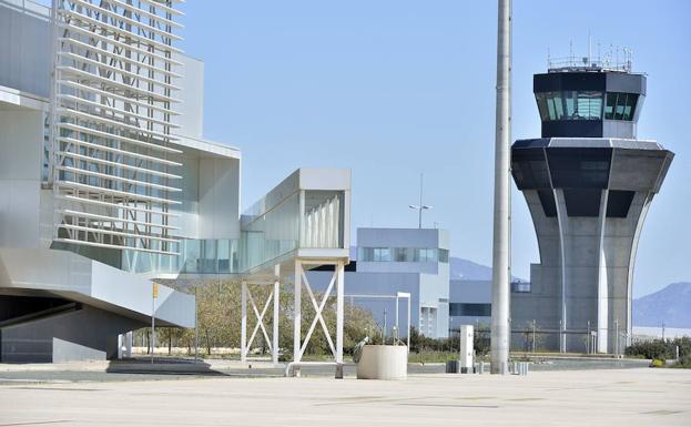 Instalaciones del aeropuerto de Corvera.