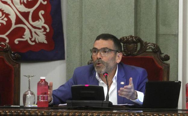 José López, ayer, en el Pleno municipal.