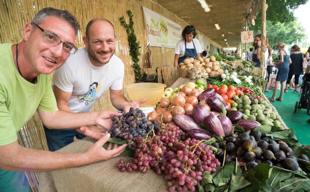 Uno de los expositores de alimentos.
