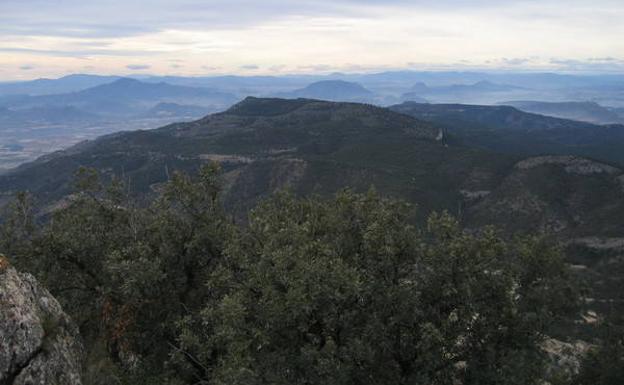 El Caramucel, visto desde la cumbre de Los Cenajos./