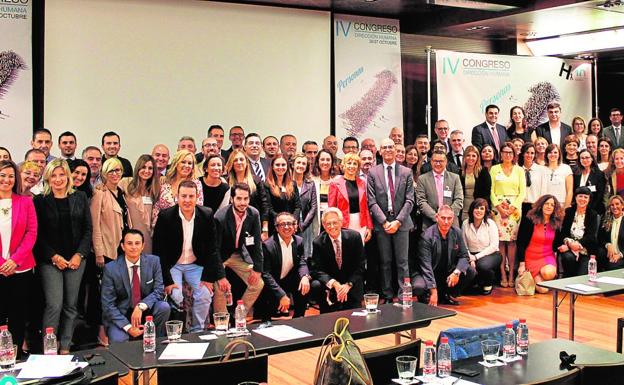 Foto de familia tras la clausura del IV Congreso DH 'Personas'. /LV
