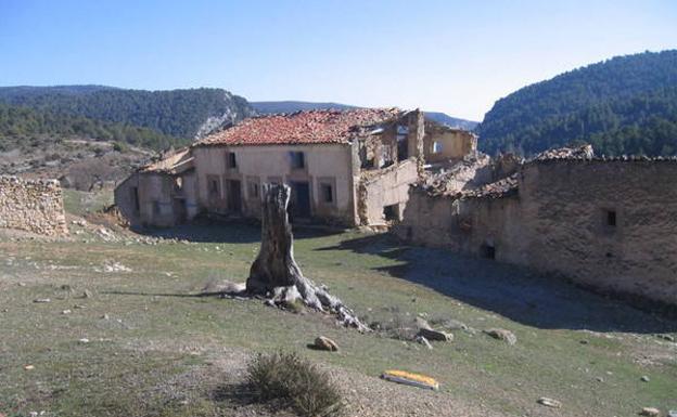 Casas de Hondares, donde comienza la excursión./