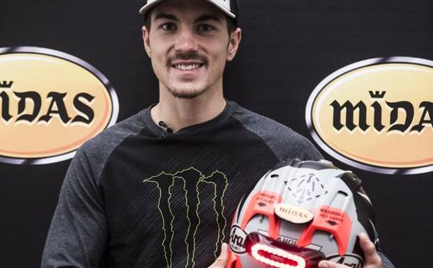 Maverick VIñales, con el dispositivo de Midas y Cosmo Connected. /