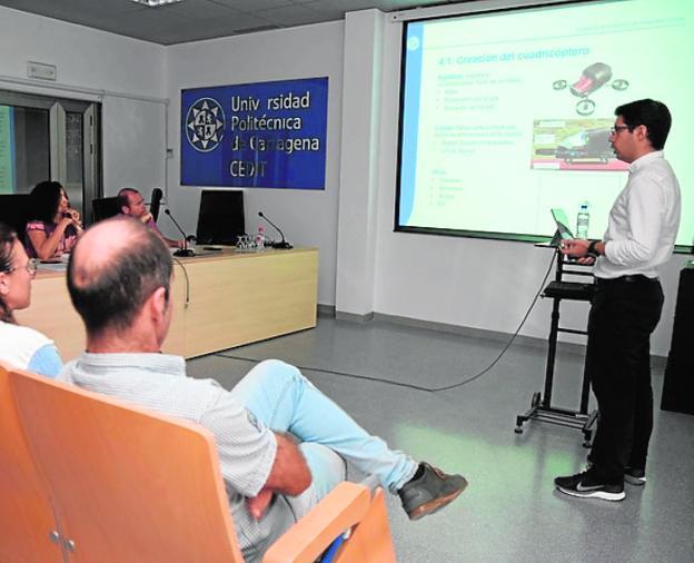 Andrés Guasp presenta el trabajo./UPCT