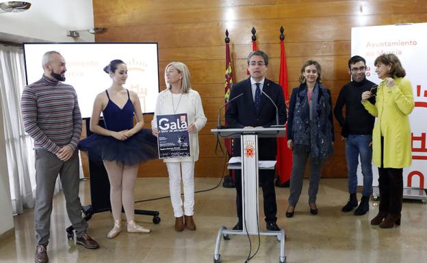Presentación de la II Gala de Navidad de la Academia María José Buitrago. /Edu Botella / AGM