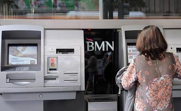 El aviso de la Guardia Civil por si te pasa esto en el cajero
