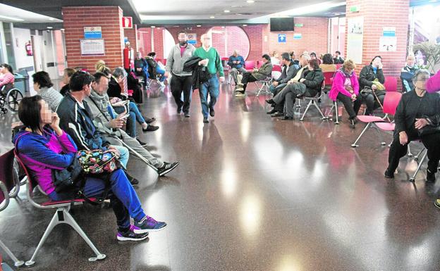 Sala de espera del servicio de Urgencias de La Arrixaca./Juan Carlos Caval / AGM