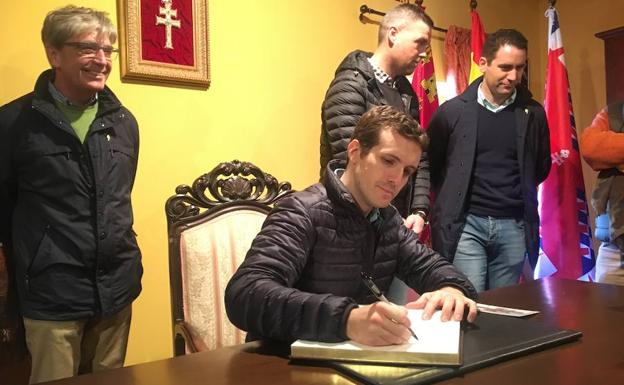 Pablo Casado, este jueves en su visita a Caravaca. /PP