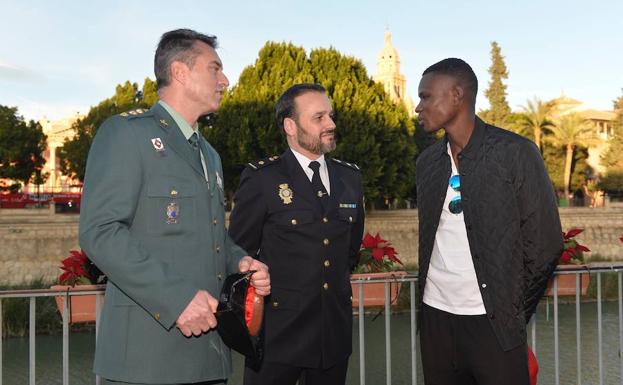 Jesús Arribas, Javier de Pedro y Ndiaye Begonme en el acto de presentación./Nacho García / AGM