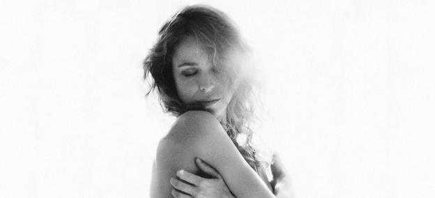 Silvia Abascal se desnuda antes de dar a luz