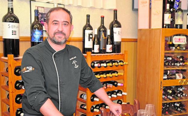 Sebastián García Palazón, en su restaurante./M. C. C.