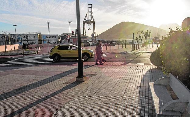 Paseo Jorquera y, al fondo, la terminal de contenedores./P. S. / AGM