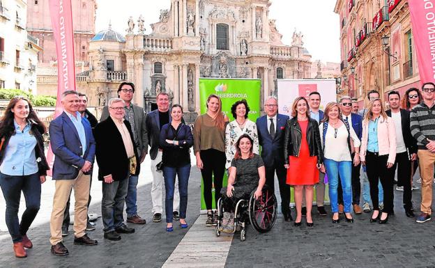 Presentación del tour sobre deporte femenino de Iberdrola, ayer, en Belluga./Alfonso Durán / AGM