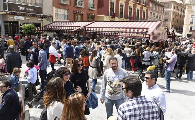 Celebración del Entierro de la Sardina en la plaza del Romea. /Alfonso Durán / AGM