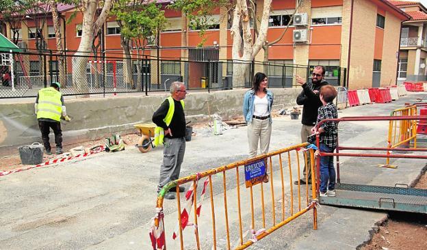 La alcaldesa, Inma Sánchez, visitó ayer las obras./ Ayto