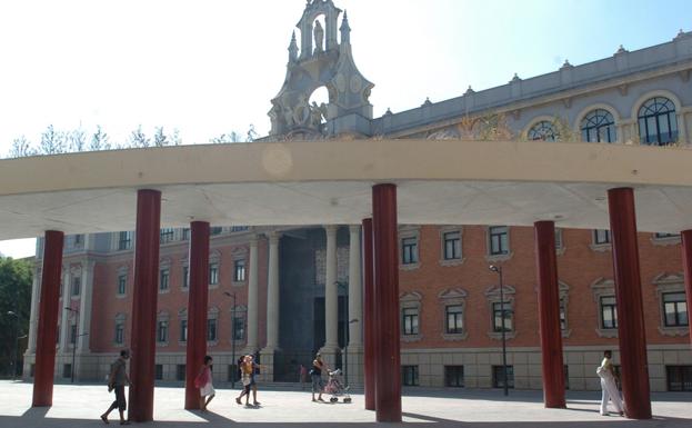 Fachada de la Universidad de Murcia./G. Carrión/ AGM