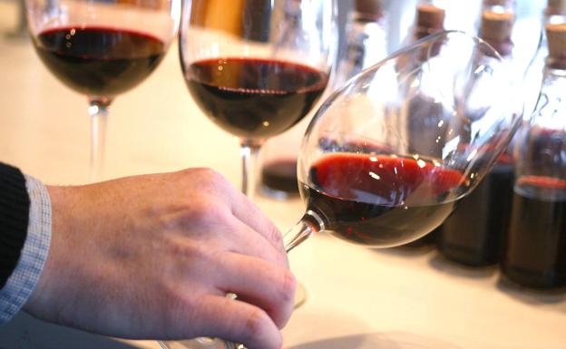 Cuántas copas de vino dan positivo en un control de alcoholemia