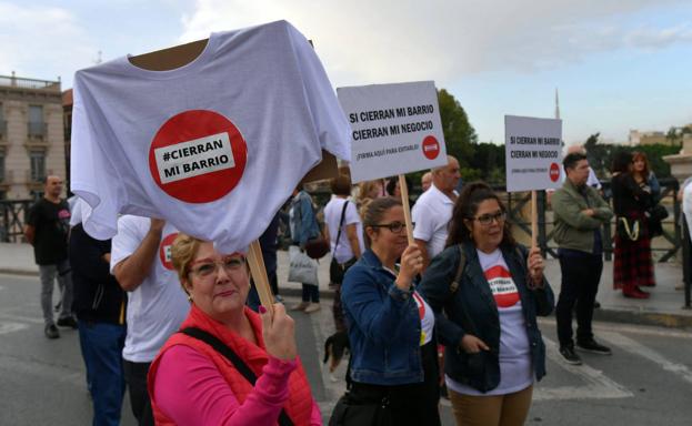 Vecinos y comerciantes de Murcia insisten en la necesidad de parkings disuasorios en El Carmen