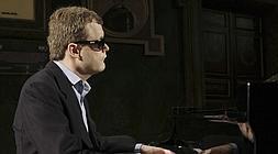 El pianista británico Derek Paravicini. / Foto: Paco Campos (Efe) | Vídeo: Atlas/