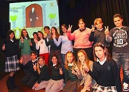 Los escolares que han recibido los primeros premios. | Nacho García /AGM/