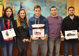 Los ganadores del concurso posan con sus diplomas.:: Ayto. Águilas/