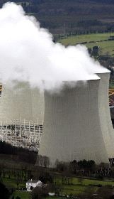 POLUCIÓN. Torres de refrigeración de la central térmica de Endesa en As Pontes (La Coruña). / AFP/