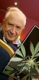 EXPERTO. El doctor Raphael Mechoulam. / PEDRO URRESTI/