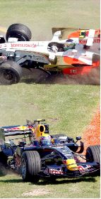 ACCIDENTES. Así quedaron Coulthard y Fisichella. / AP/