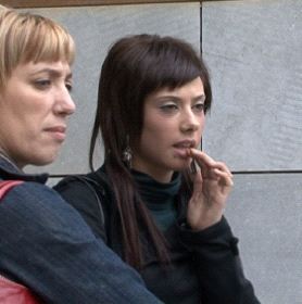 DEMANDANTE. Josefa (d), con su hermana. / CANAL 6/