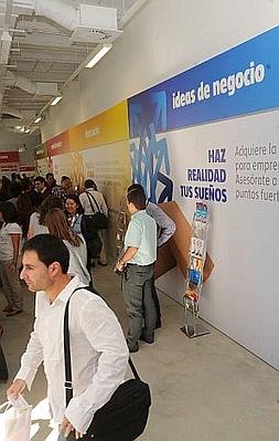 Una de las zonas de asesoramiento en las que se dieron ideas de negocio. :: PACO ALONSO / AGM/