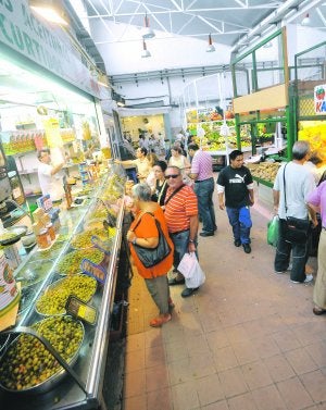 Interior del Mercado de Santa Florentina. ::
ANTONIO GIL / AGM/
