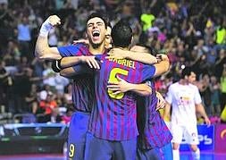 Los jugadores del Barcelona celebran la victoria. Foto: LNFS/