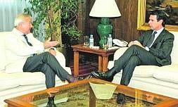 El presidente Valcárcel, durante la reunión con el ministro Soria. Foto: MDI/