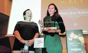 María José Rubio, junto a María Rosario Montero. Foto: J. M. Rodríguez/AGM/