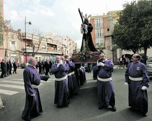 El Jesús Nazareno de La Unión, a hombros por Santa Lucía. ::
J. M. R./