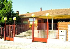 Fachada principal del instituto Los Cantos. :: Jose Luis Piñero/