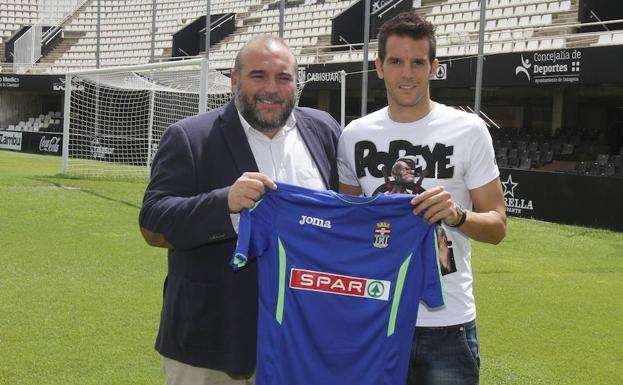 Pau Torres: «El Cartagena es un equipo puntero de la categoría»