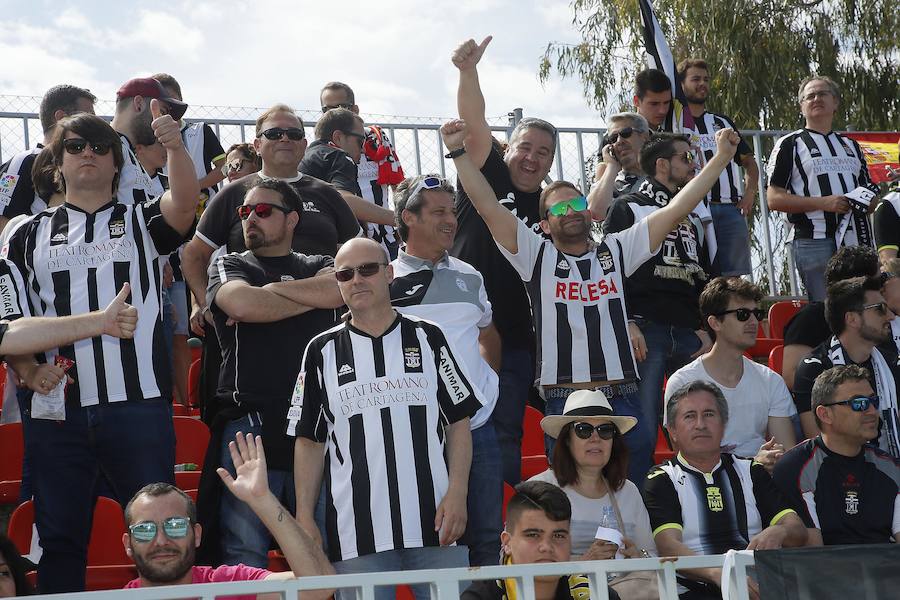 Una marea albinegra acompañó al Efesé en el Cerro del Espino